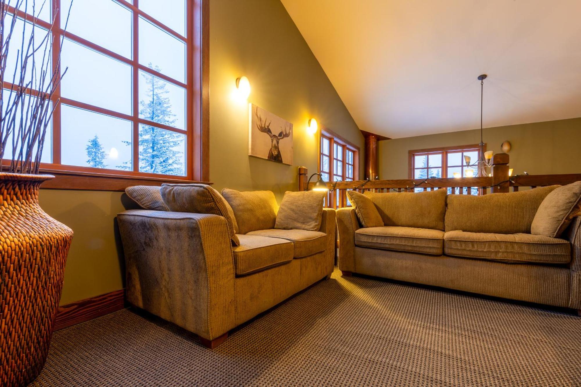 Copper Horse Lodge Голден Экстерьер фото