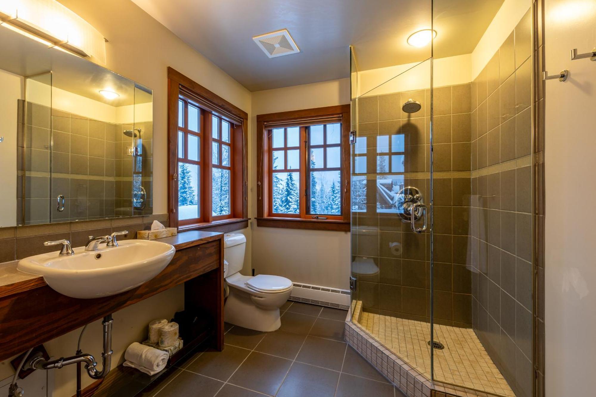 Copper Horse Lodge Голден Экстерьер фото