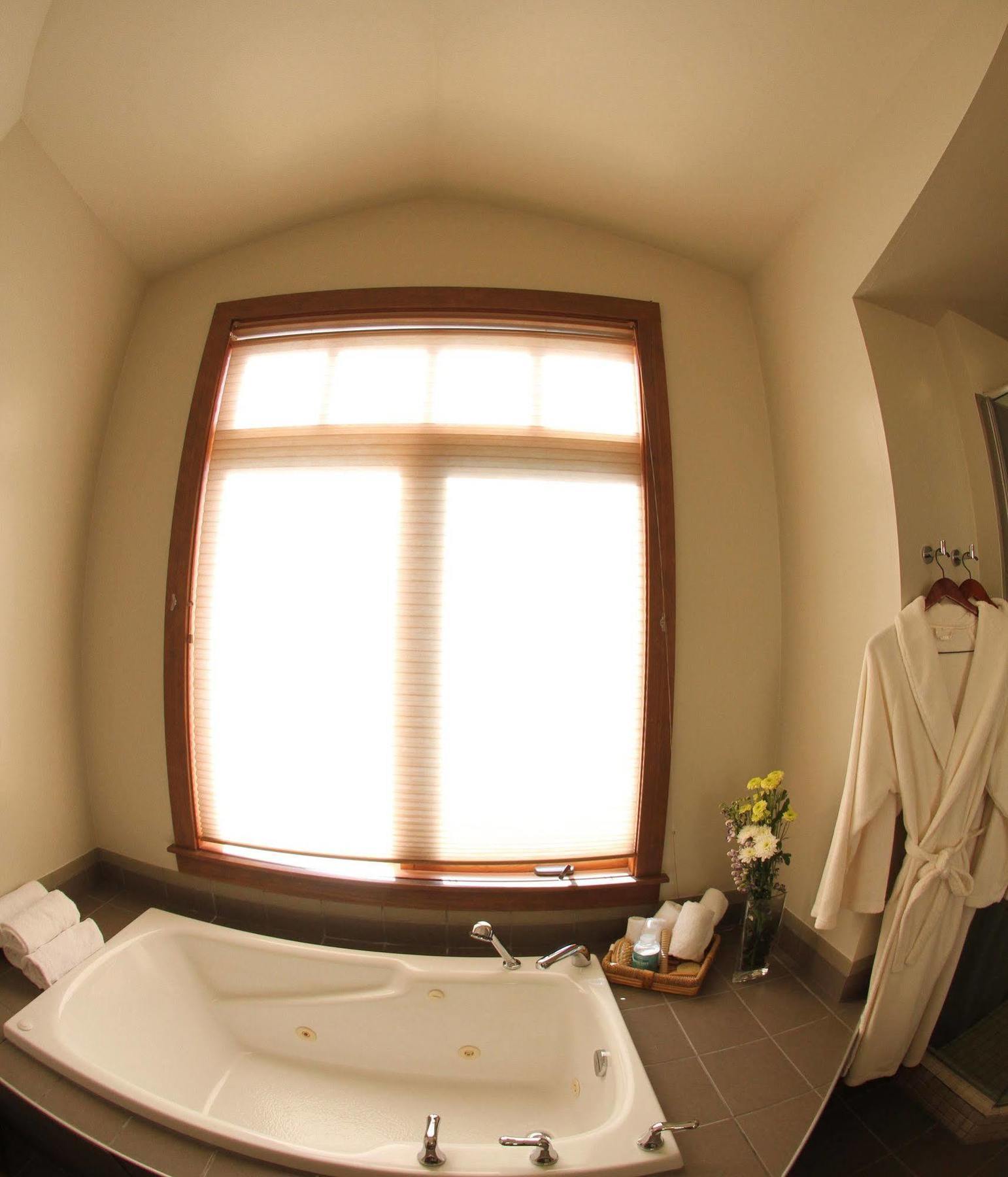 Copper Horse Lodge Голден Экстерьер фото